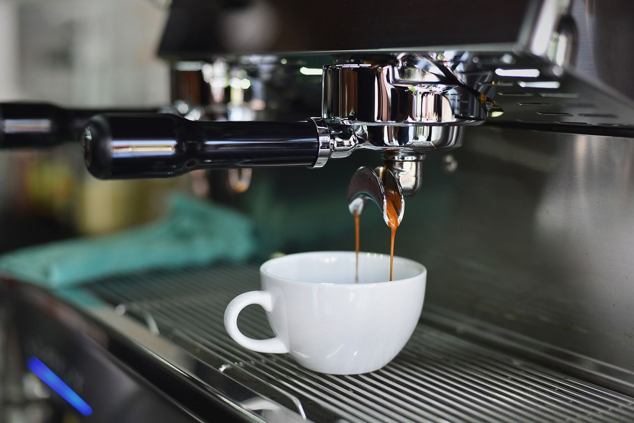 Jacy producenci oferują dobre ekspresy do kawy?