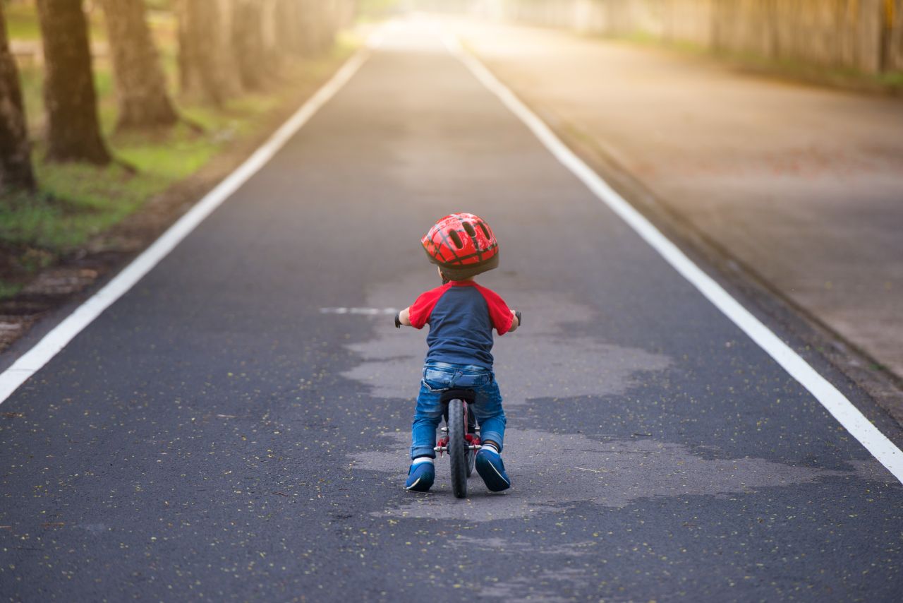 Na co zwrócić uwagę przy zakupie pierwszego rowerka dwukołowego dla dziecka?