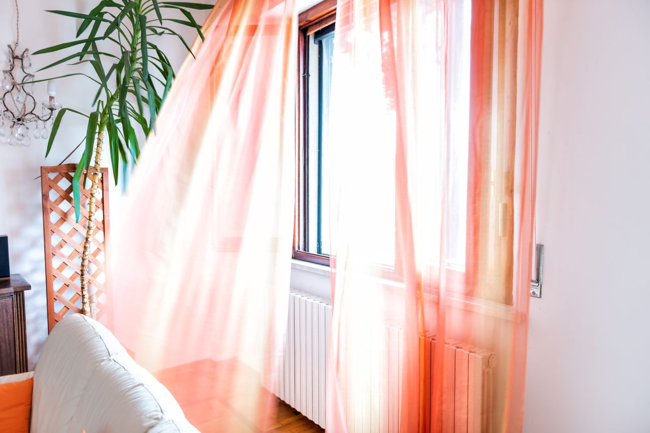 Jakie korzyści dla domu przynoszą szczelne i dobre jakościowo okna?