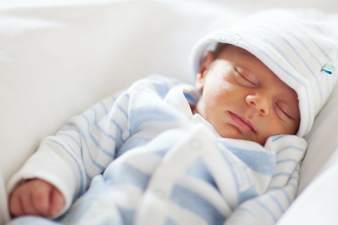 Wyprawka dla noworodka – co kupić, zanim urodzi się dziecko?